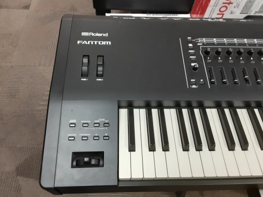 Roland - FANTOM-8 2